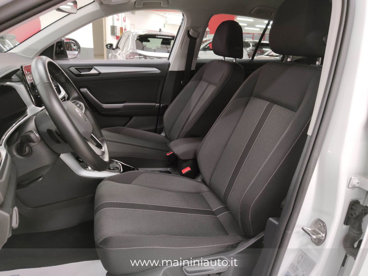 Volkswagen T-Roc 1.5 tsi Sport dsg (13)
