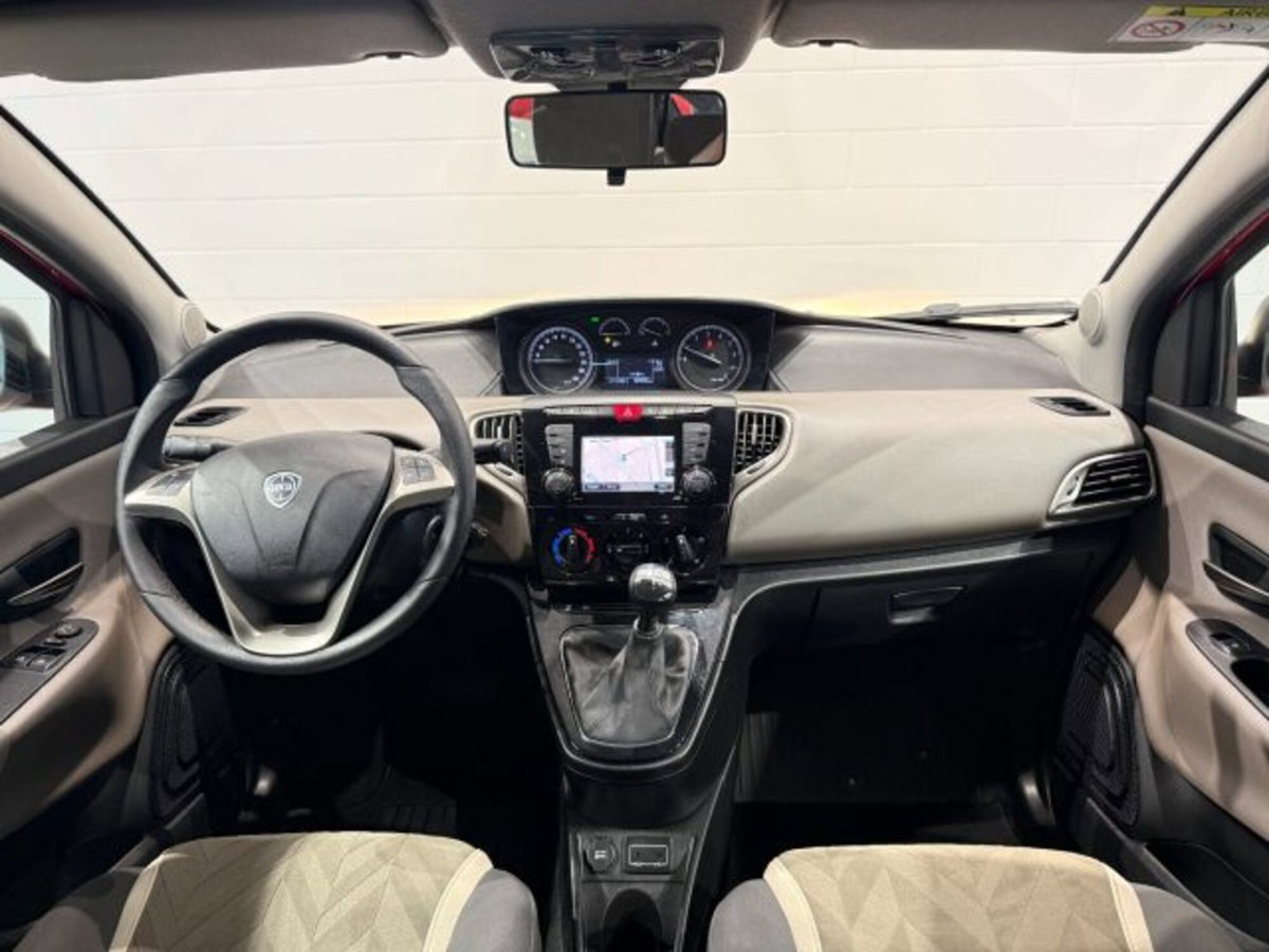 Lancia Ypsilon 0.9 TwinAir 85 CV 5 porte S&S DFN Silver (10)