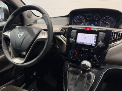 Lancia Ypsilon 0.9 TwinAir 85 CV 5 porte S&S DFN Silver (11)