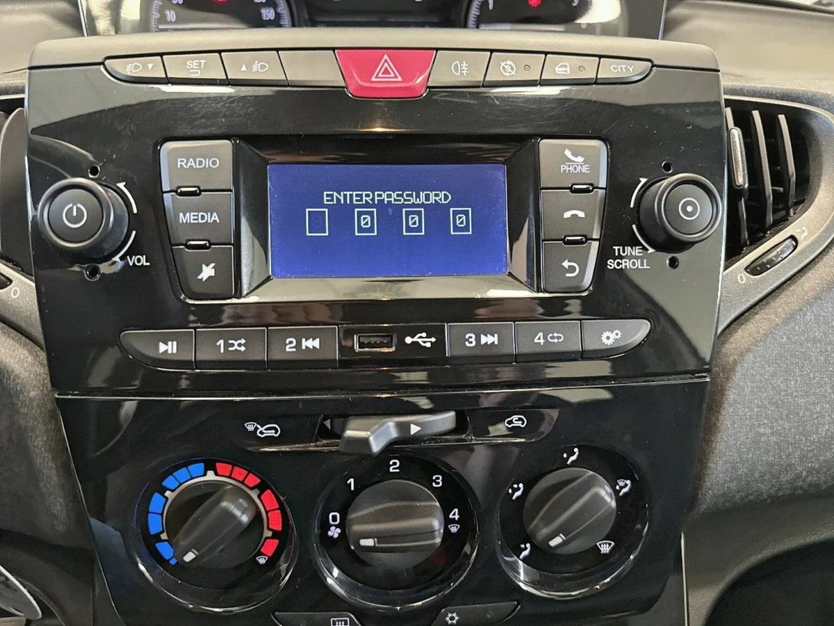 Lancia Ypsilon 1.0 FireFly 5 porte S&S Hybrid Ecochic Silver (13)