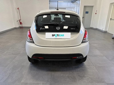 Lancia Ypsilon 1.0 FireFly 5 porte S&S Hybrid Ecochic Silver (5)