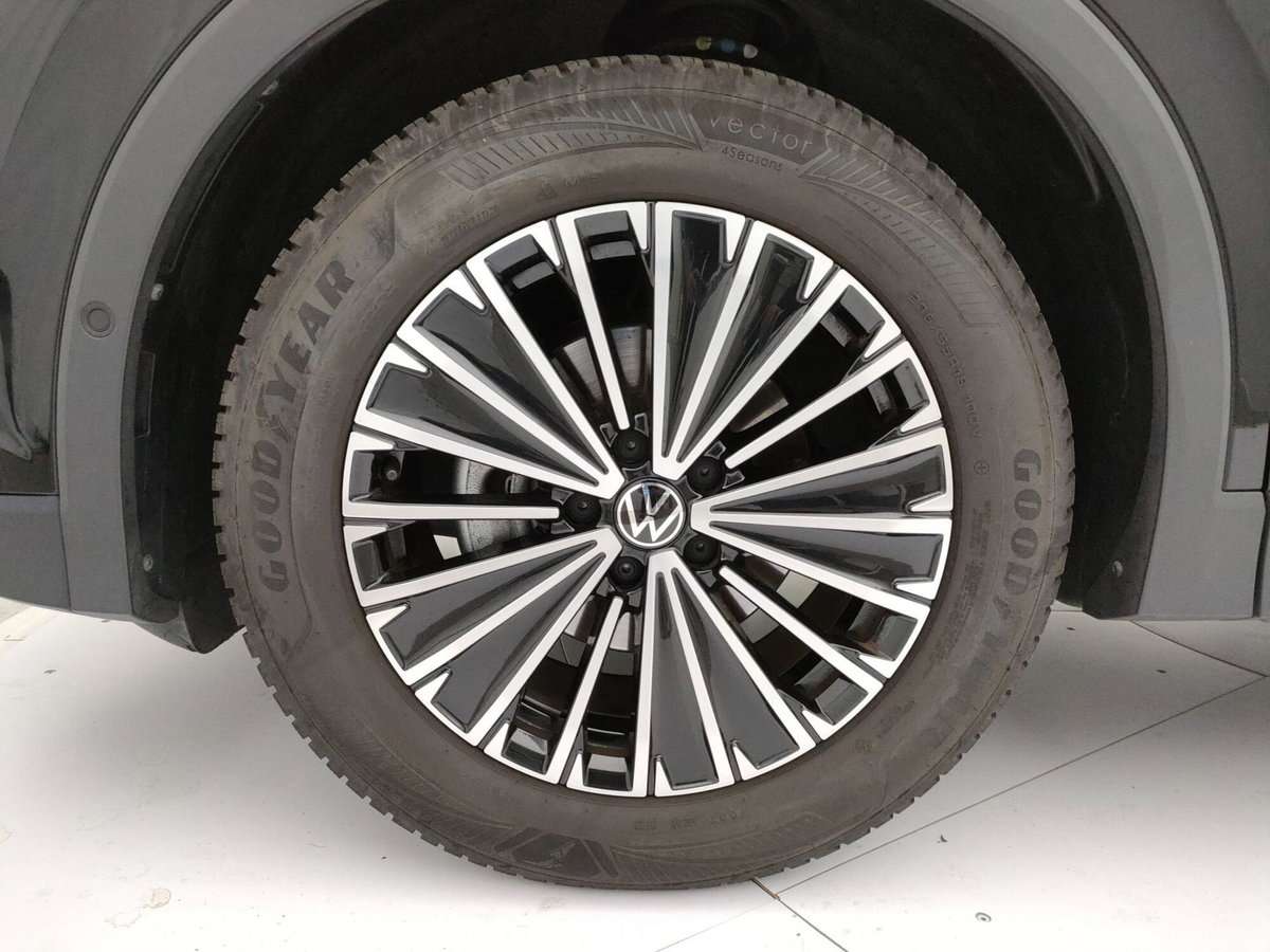 Volkswagen Tiguan 1.5 etsi Life 130cv dsg (11)