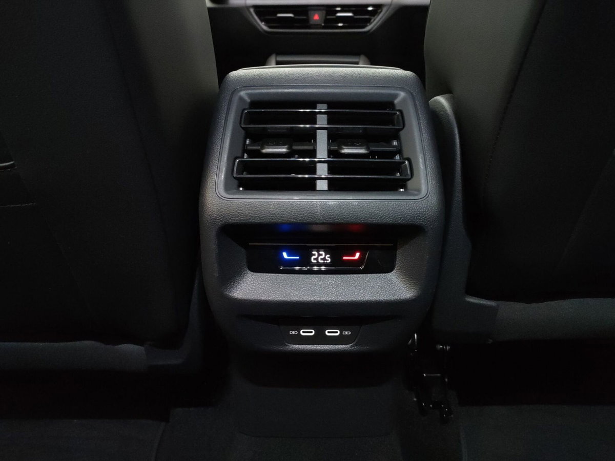 Volkswagen Tiguan 1.5 etsi Life 130cv dsg (16)