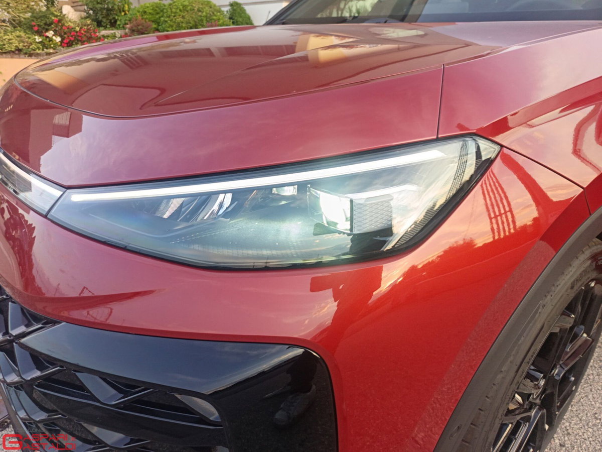 Volkswagen T-Roc 1.5 etsi R-Line 150cv dsg (11)