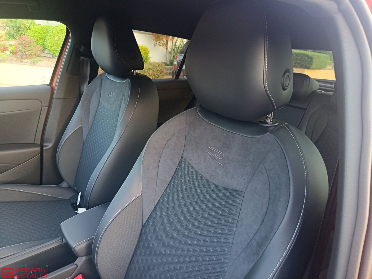 Volkswagen T-Roc 1.5 etsi R-Line 150cv dsg (7)