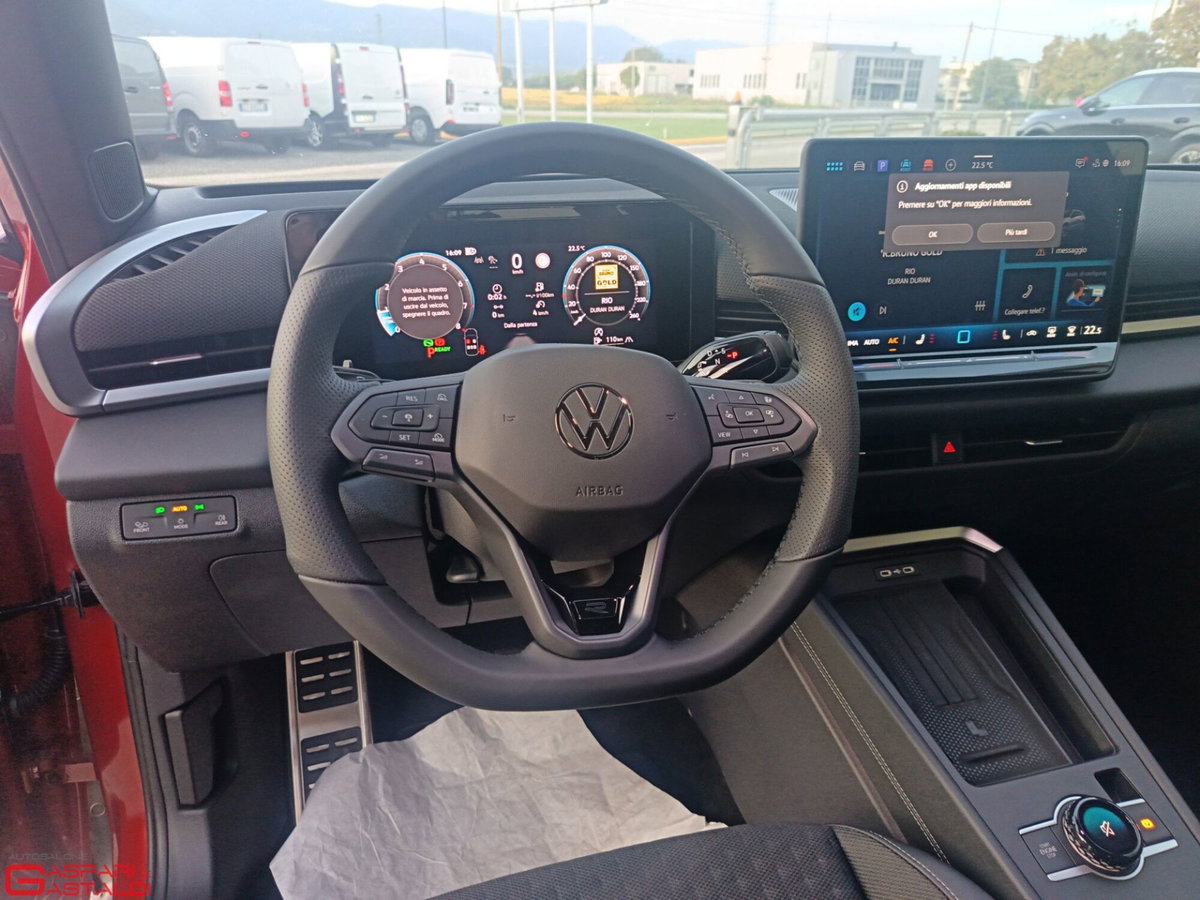 Volkswagen T-Roc 1.5 etsi R-Line 150cv dsg (9)