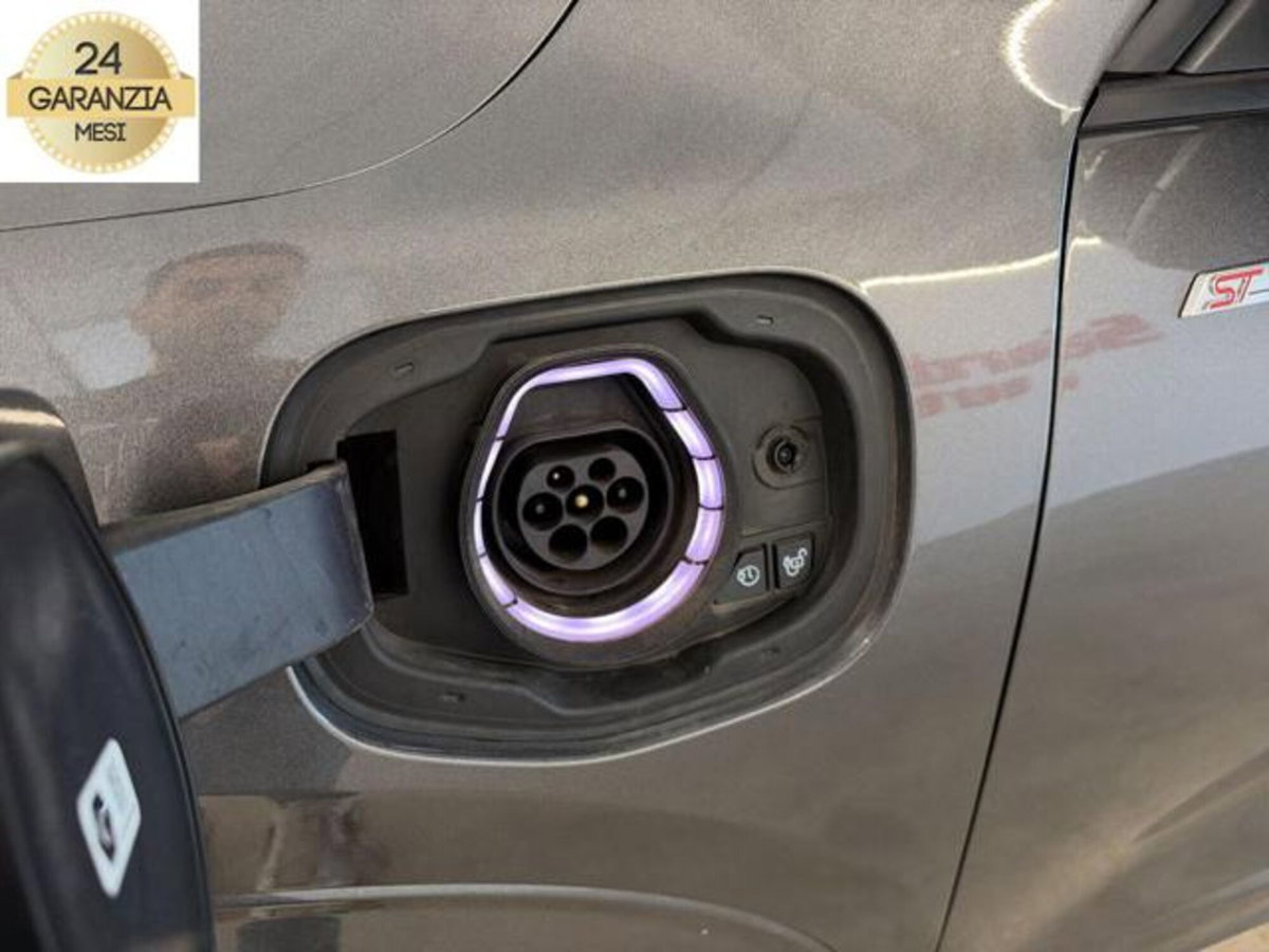 Ford Kuga 2.5 Plug In Hybrid 225 CV CVT 2WD ST-Line (15)