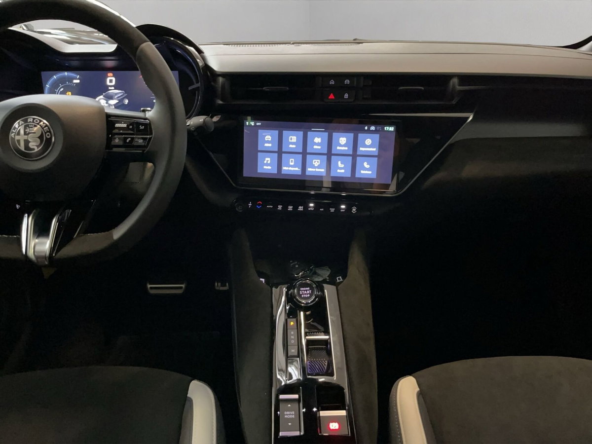 Alfa Romeo Junior 1.2 ibrida 145cv edct6 (18)