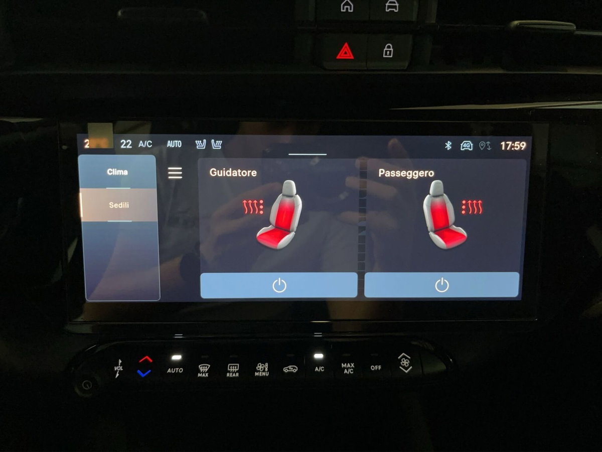 Alfa Romeo Junior 1.2 ibrida 145cv edct6 (15)