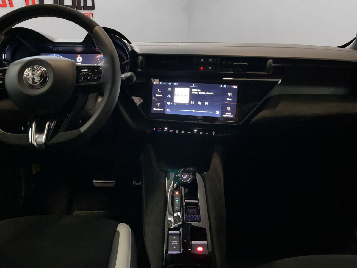 Alfa Romeo Junior 1.2 ibrida 145cv edct6 (20)