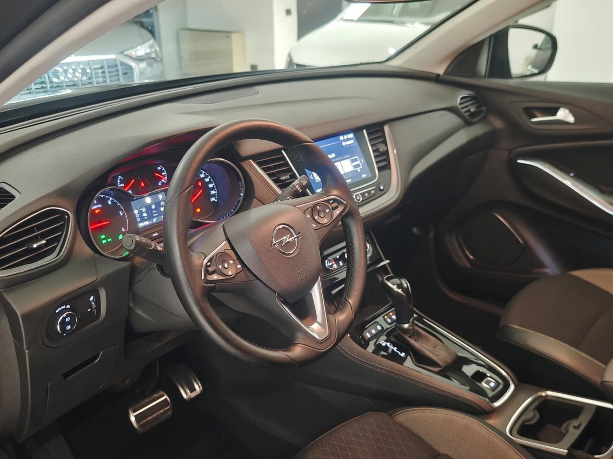 Opel Grandland X 2.0 diesel Ecotec Start&Stop aut. Ultimate (11)