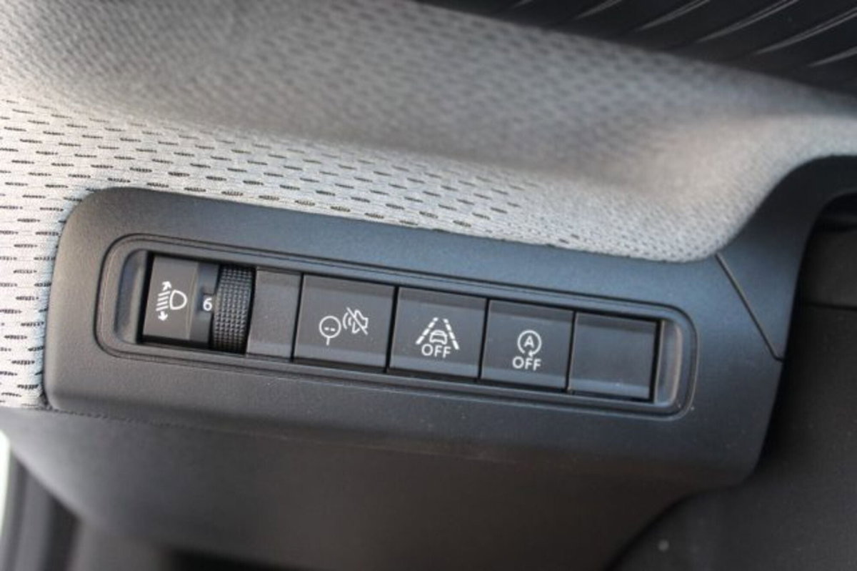 Citroen C3 1.2 turbo Max 100cv s&s (8)