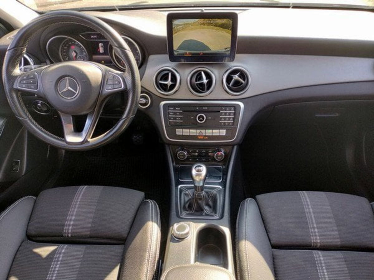 Mercedes-Benz GLA SUV 200 d Sport (13)