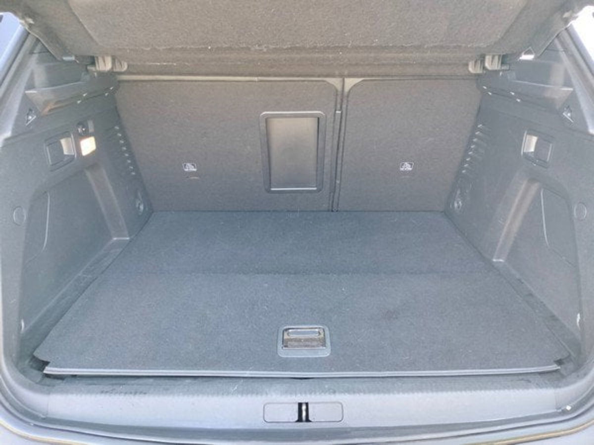 Peugeot 3008 Hybrid4 300 e-EAT8 GT Line (15)
