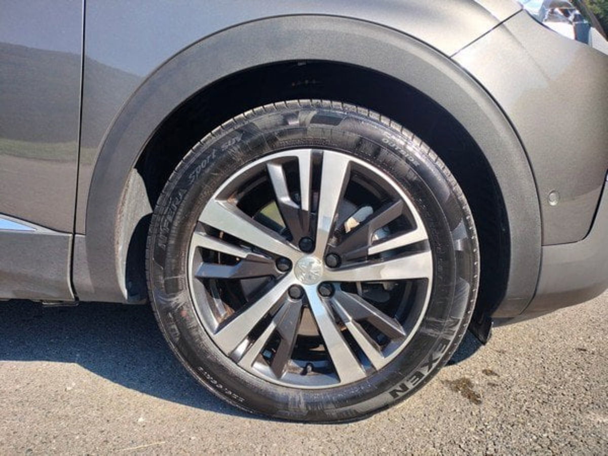 Peugeot 3008 Hybrid4 300 e-EAT8 GT Line (9)