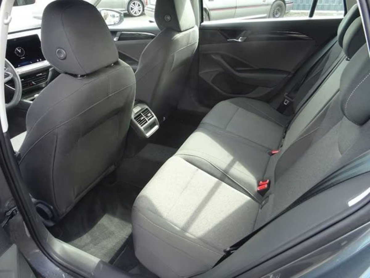 Volkswagen Passat 1.5 etsi act Passat 150cv dsg (5)