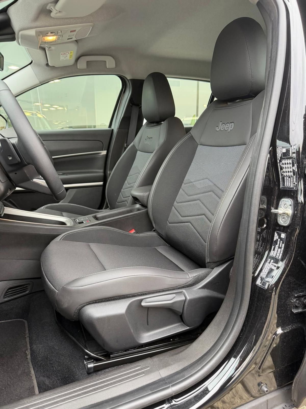 Jeep Avenger 1.2 turbo e-hybrid mhev Altitude fwd 110cv edct6 (7)