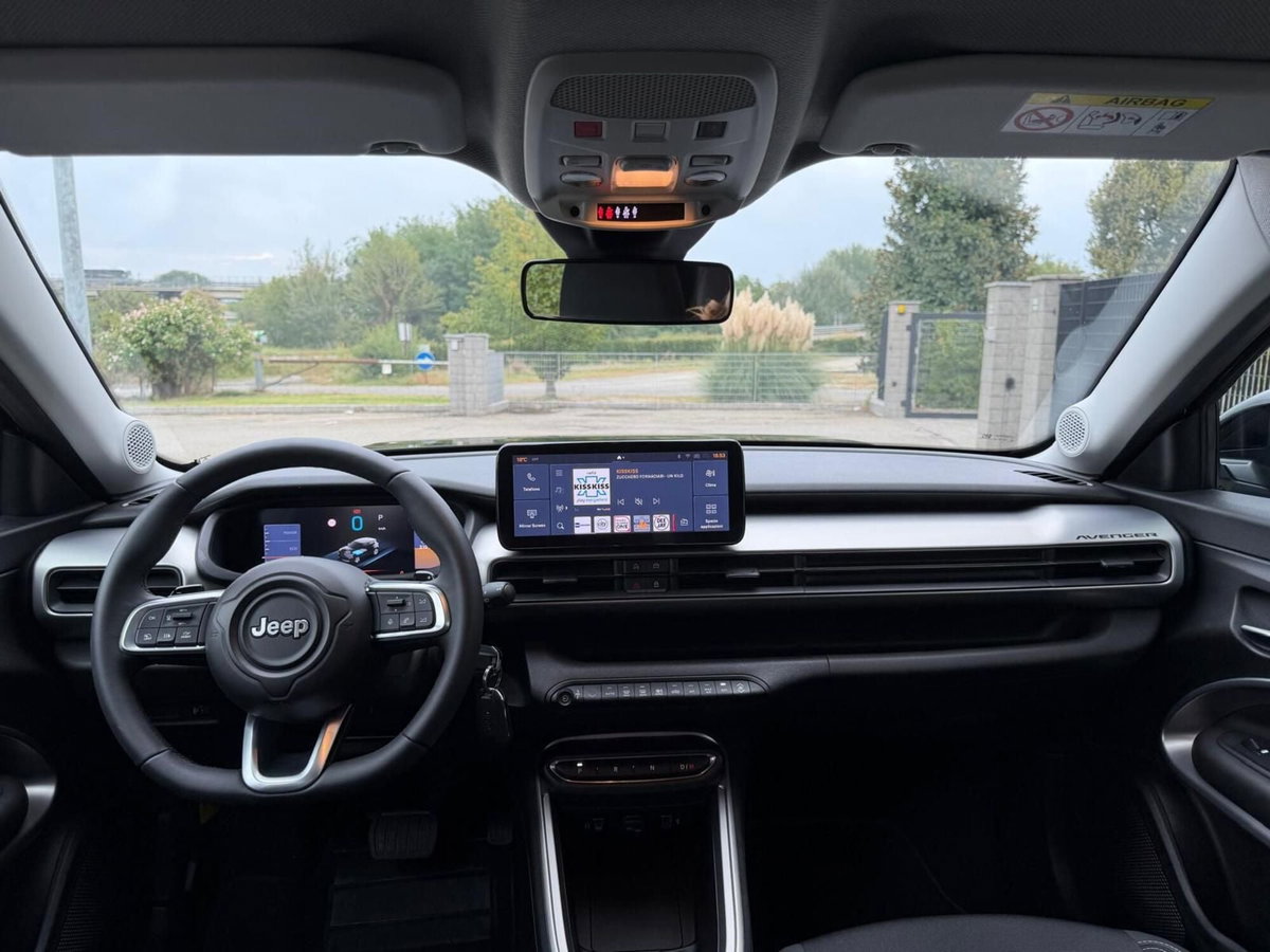 Jeep Avenger 1.2 turbo e-hybrid mhev Altitude fwd 110cv edct6 (8)