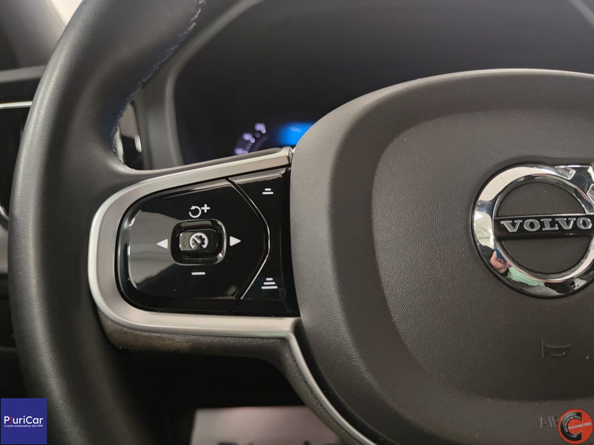 Volvo XC60 B4 (d) AWD Geartronic R-design N1 (17)