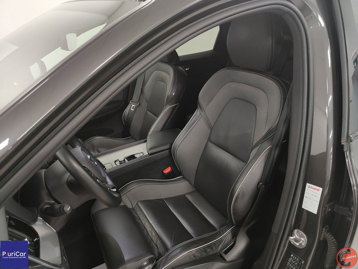 Volvo XC60 B4 (d) AWD Geartronic R-design N1 (4)