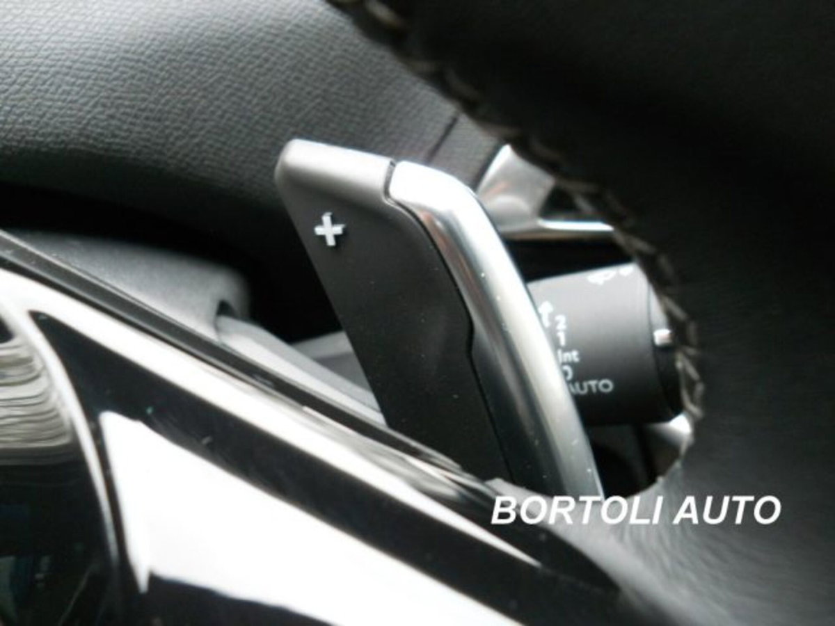 Peugeot 3008 BlueHDi 130 S&S EAT8 Allure Pack (17)