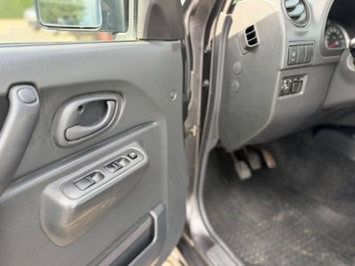 Suzuki Jimny 1.3i 16V cat Cabrio 4WD JLX (13)