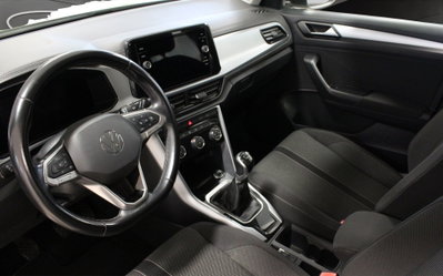 Volkswagen T-Roc 1.0 TSI Life (9)