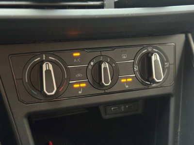 Volkswagen Taigo 1.0 tsi Life 95cv (13)