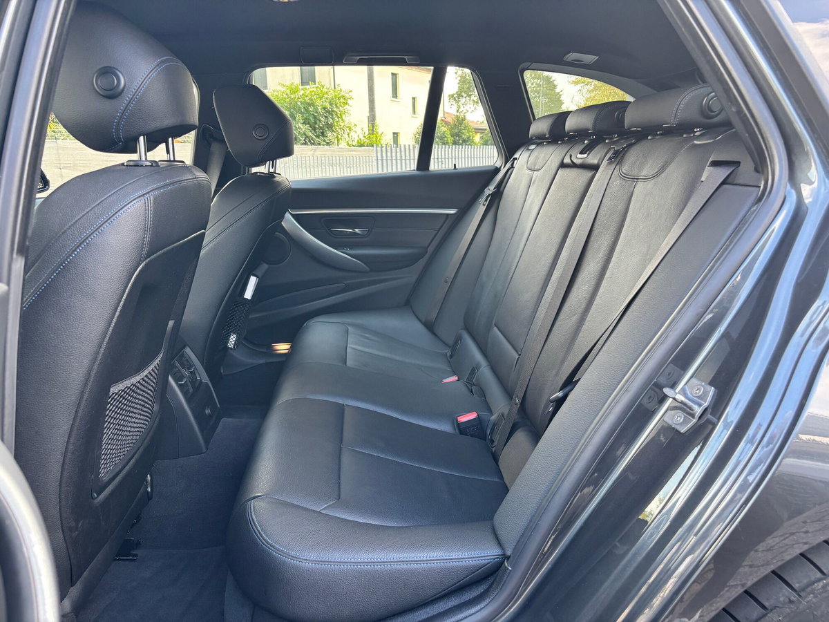 BMW Serie 3 Touring 320d xDrive  Msport (9)