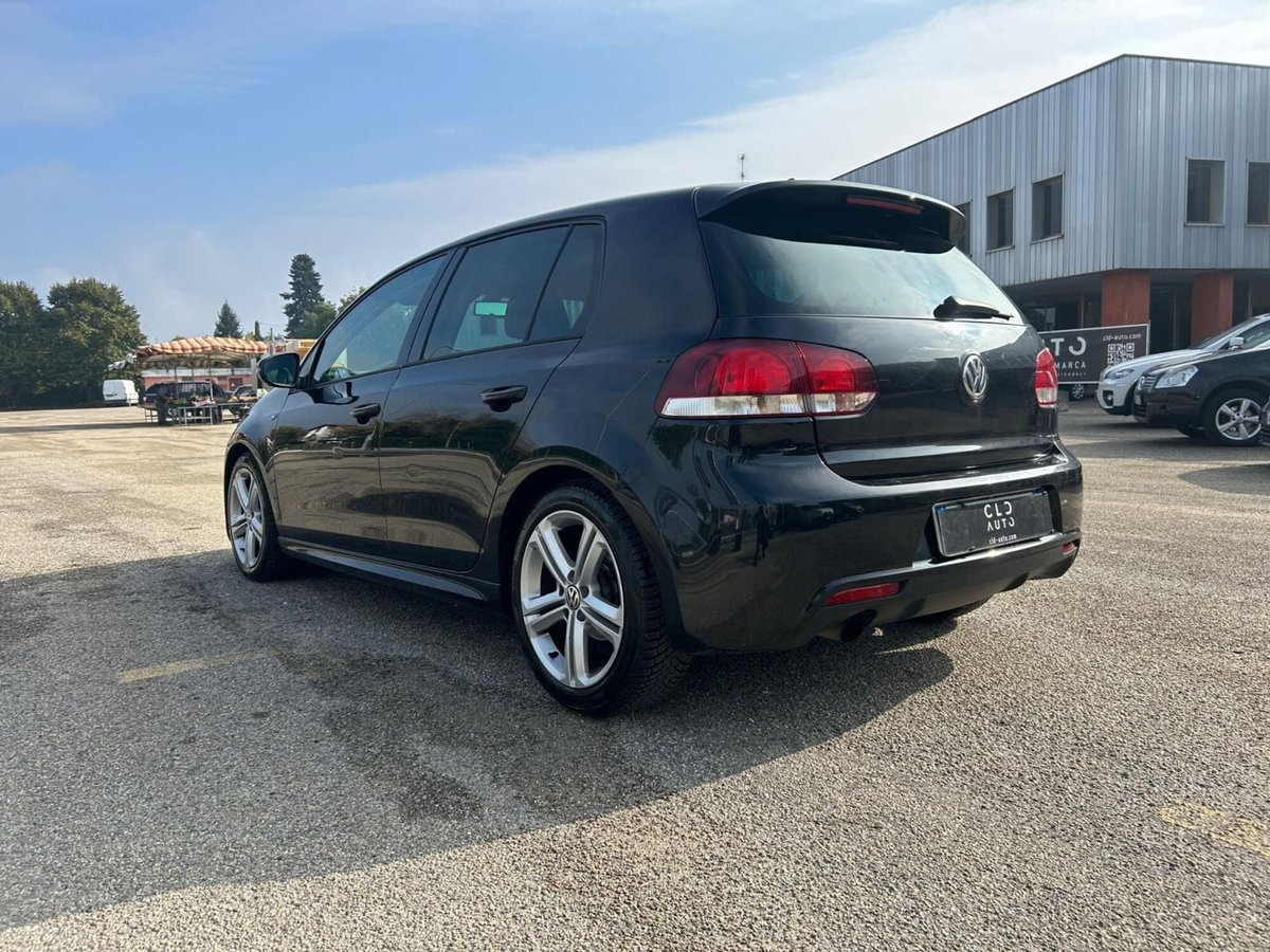 Volkswagen Golf 1.6 TDI DPF 5p. Highline (2)