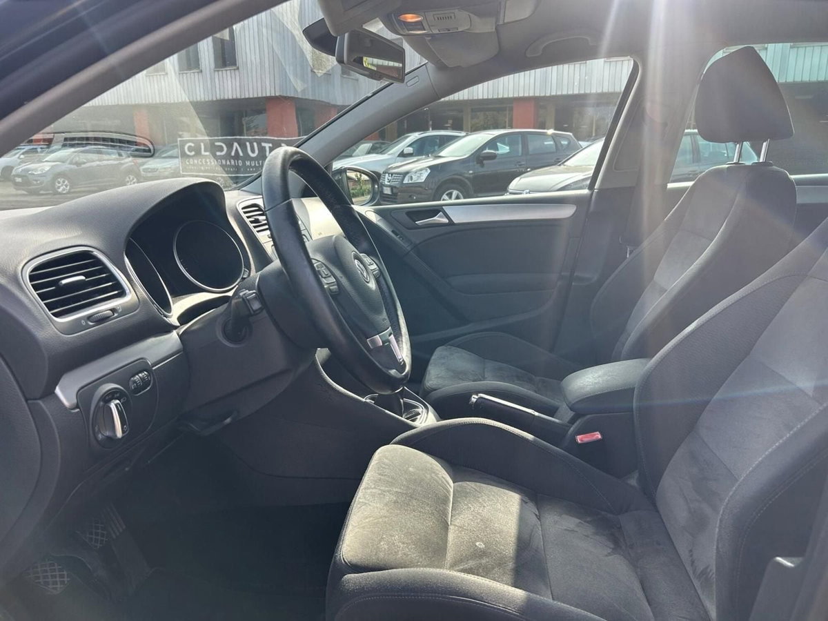 Volkswagen Golf 1.6 TDI DPF 5p. Highline (6)