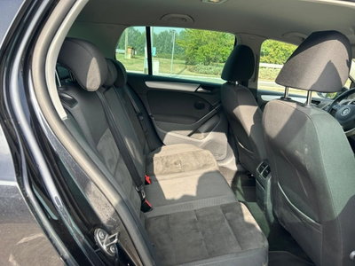 Volkswagen Golf 1.6 TDI DPF 5p. Highline (8)