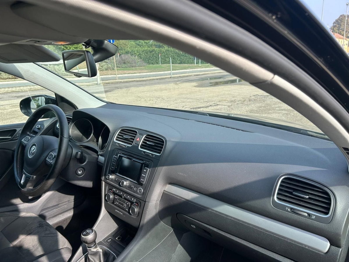 Volkswagen Golf 1.6 TDI DPF 5p. Highline (9)