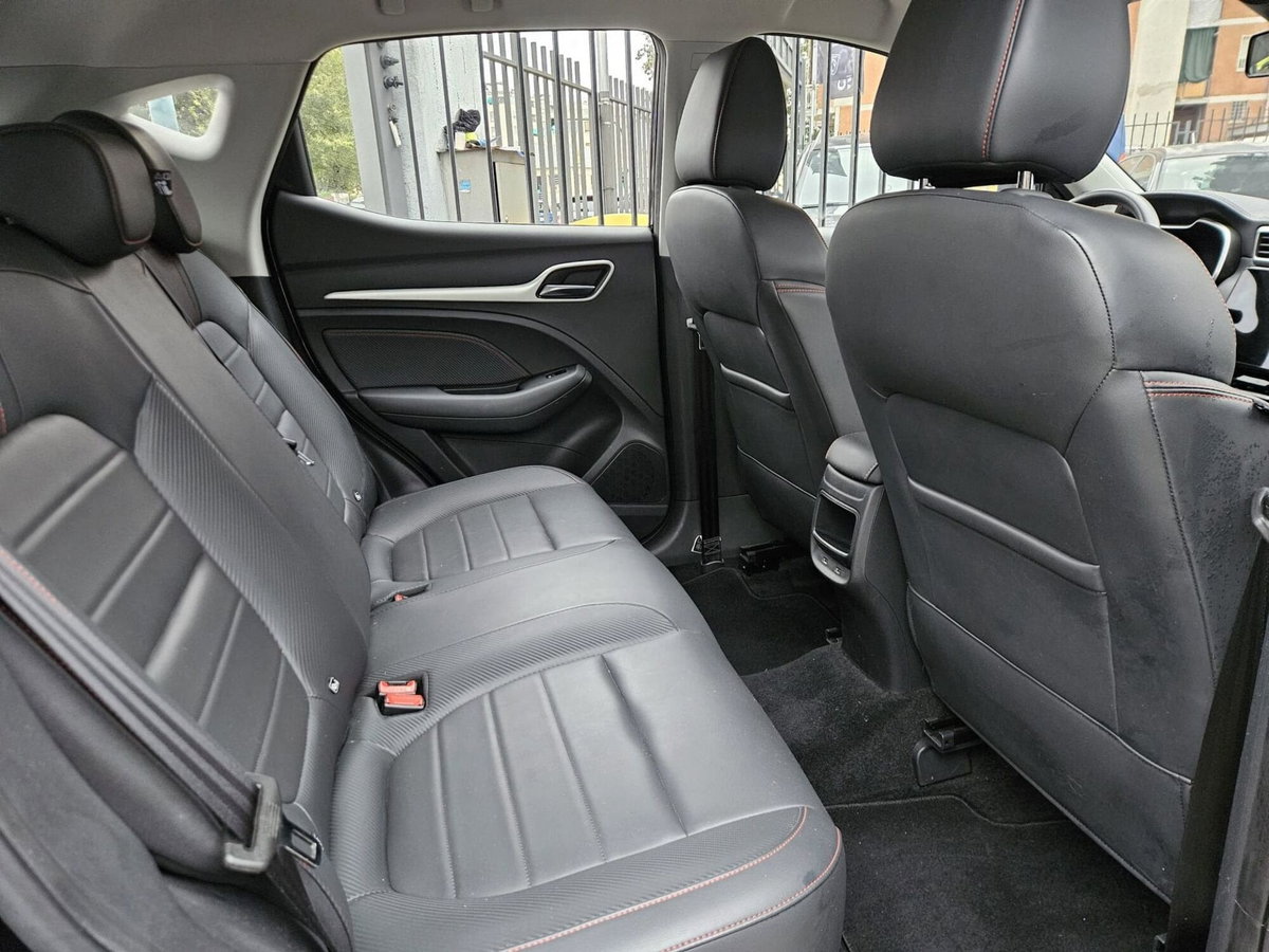 Mg ZS 1.5 Classic Luxury (12)