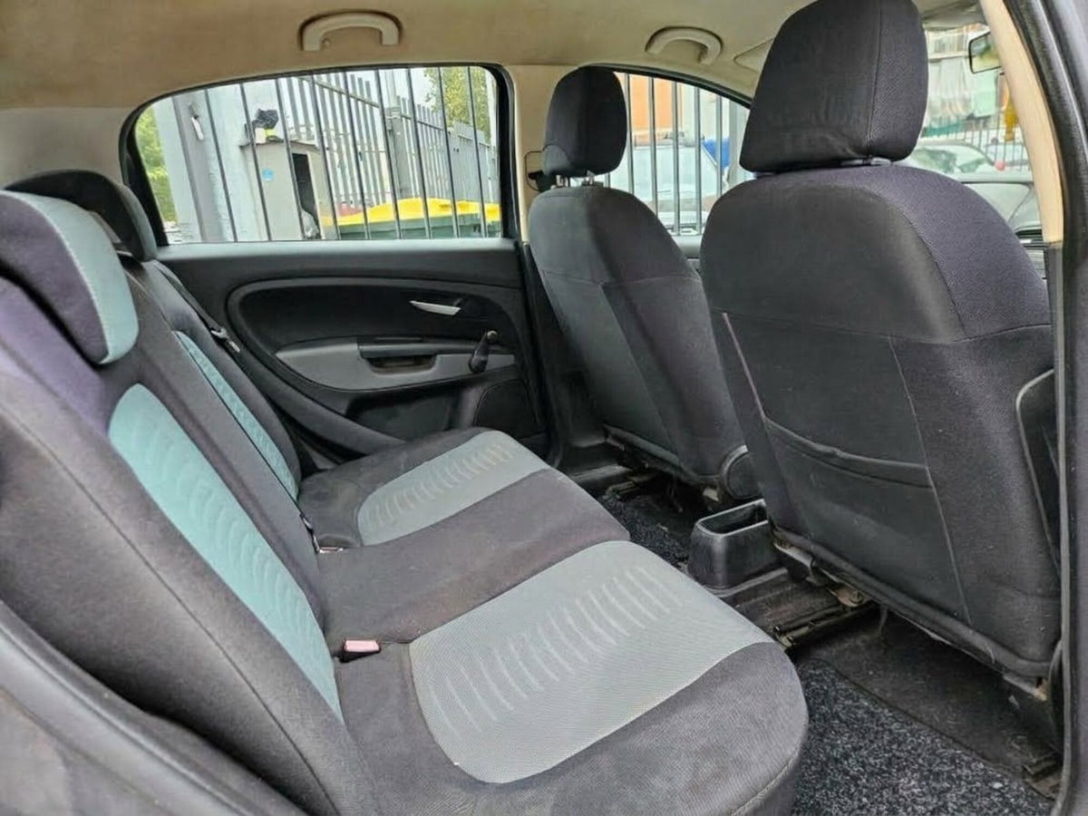 Fiat Grande Punto 1.2 5 porte (10)
