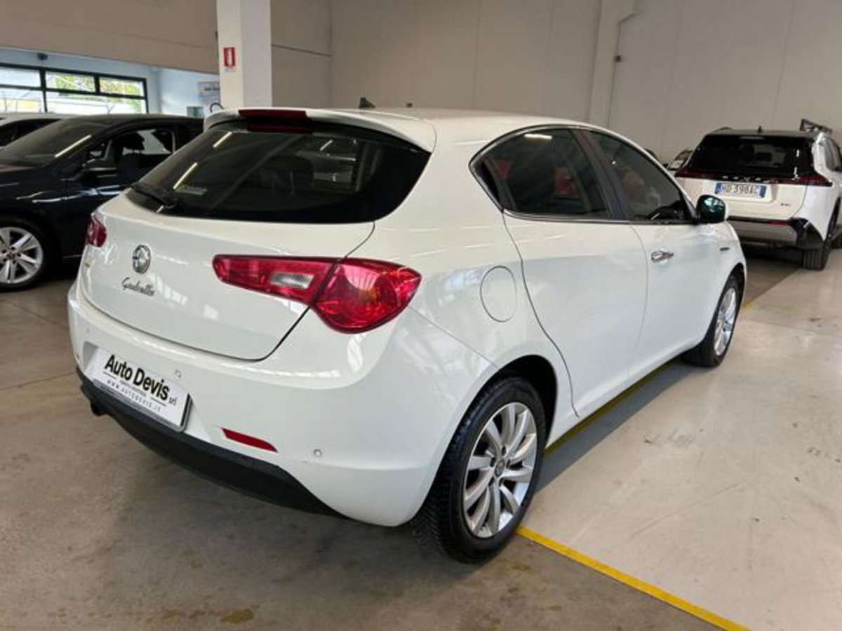Alfa Romeo Giulietta 1.4 Turbo Distinctive Gpl 120cv (5)