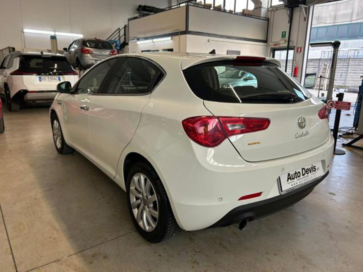 Alfa Romeo Giulietta 1.4 Turbo Distinctive Gpl 120cv (6)