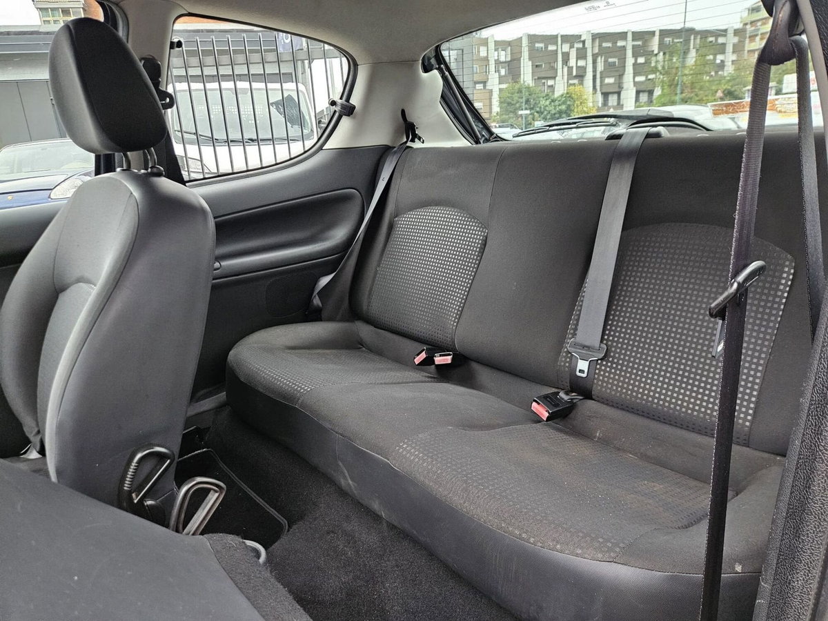 Peugeot 206 60CV 3p. Trendy (10)