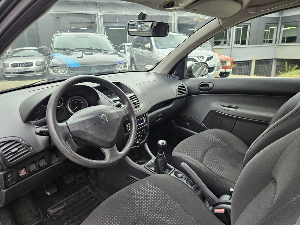 Peugeot 206 60CV 3p. Trendy (6)