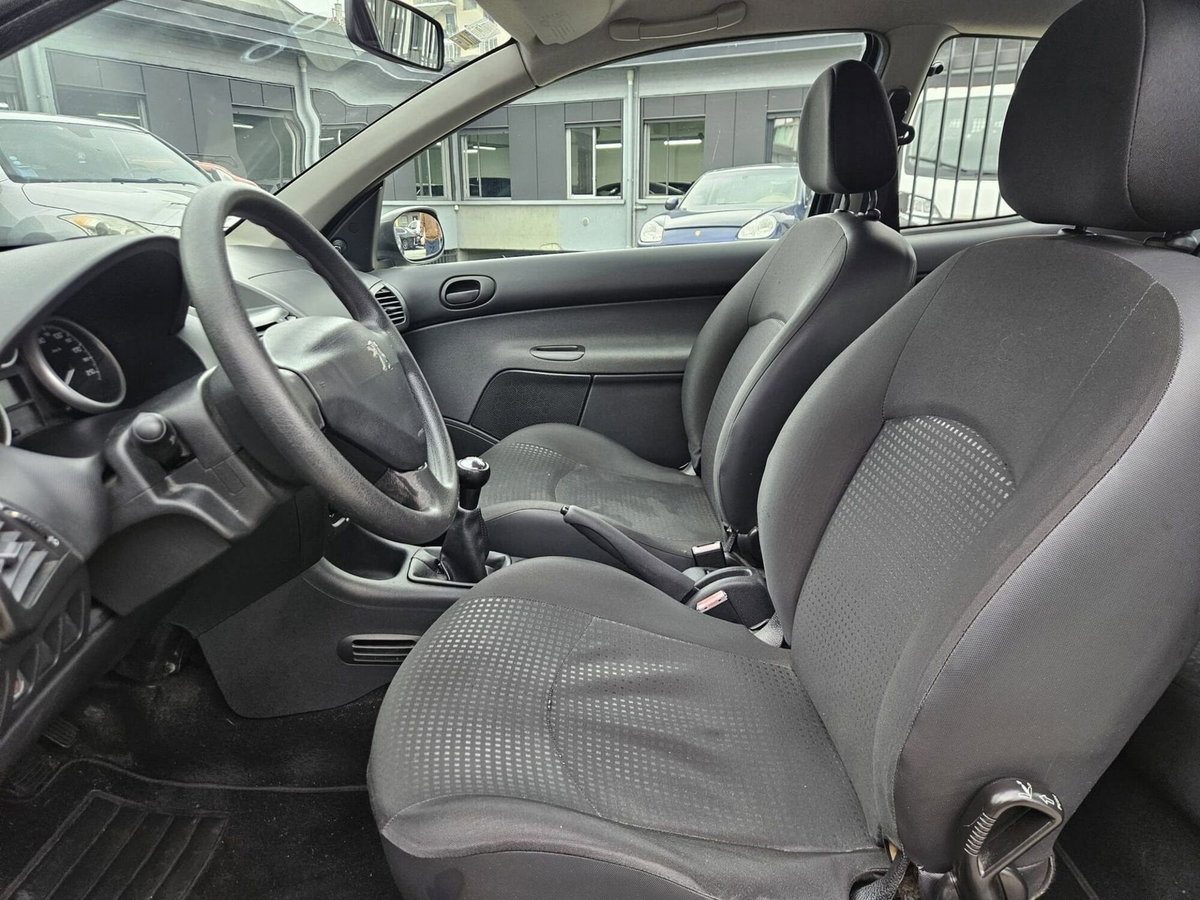 Peugeot 206 60CV 3p. Trendy (7)