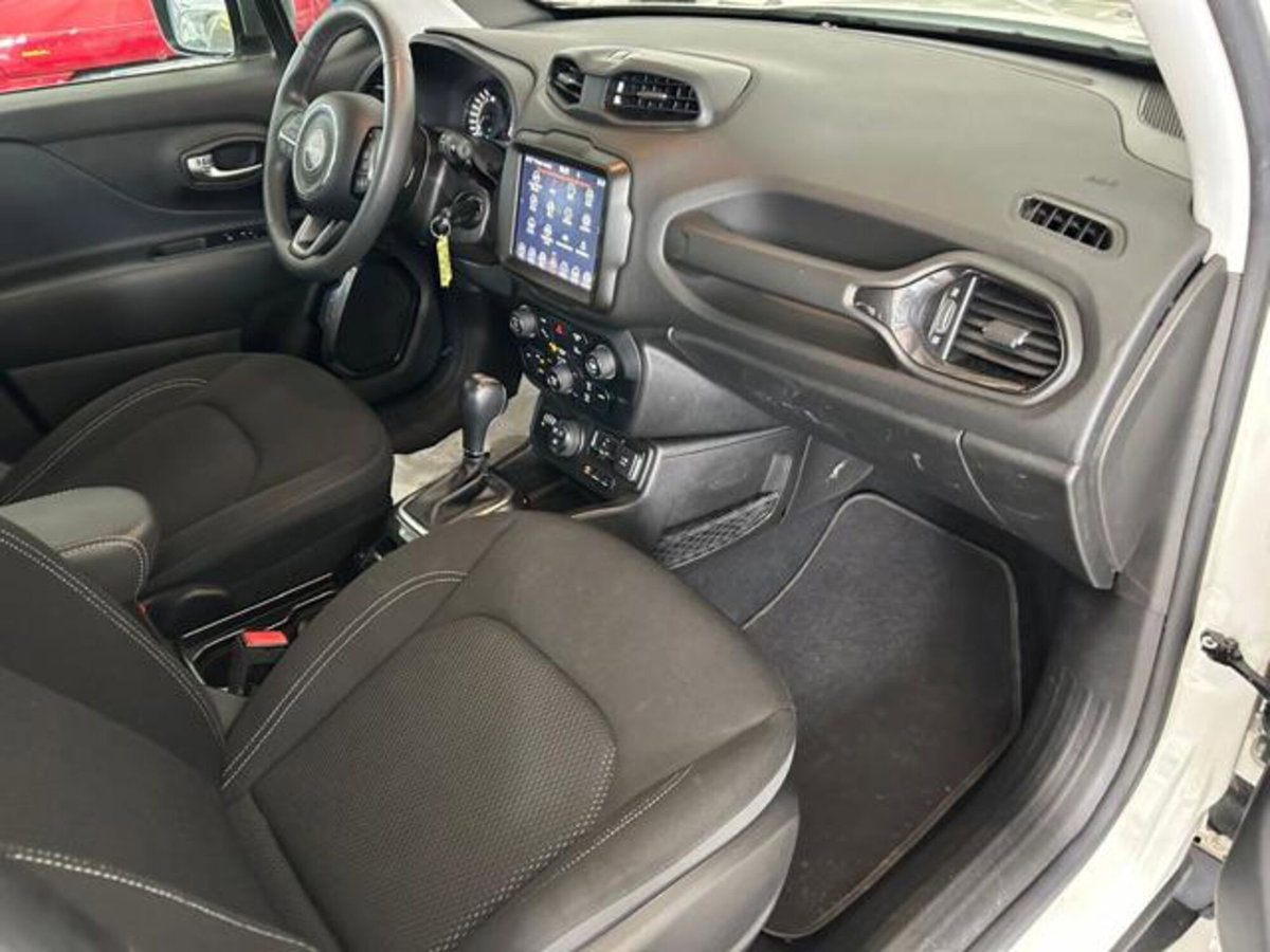 Jeep Renegade 1.3 T4 190CV PHEV 4xe AT6 Limited (15)