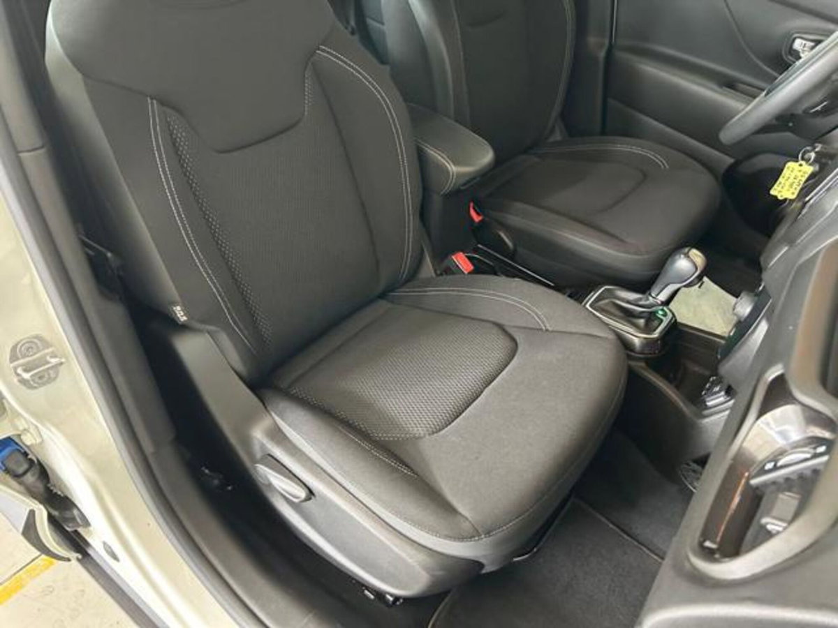 Jeep Renegade 1.3 T4 190CV PHEV 4xe AT6 Limited (16)