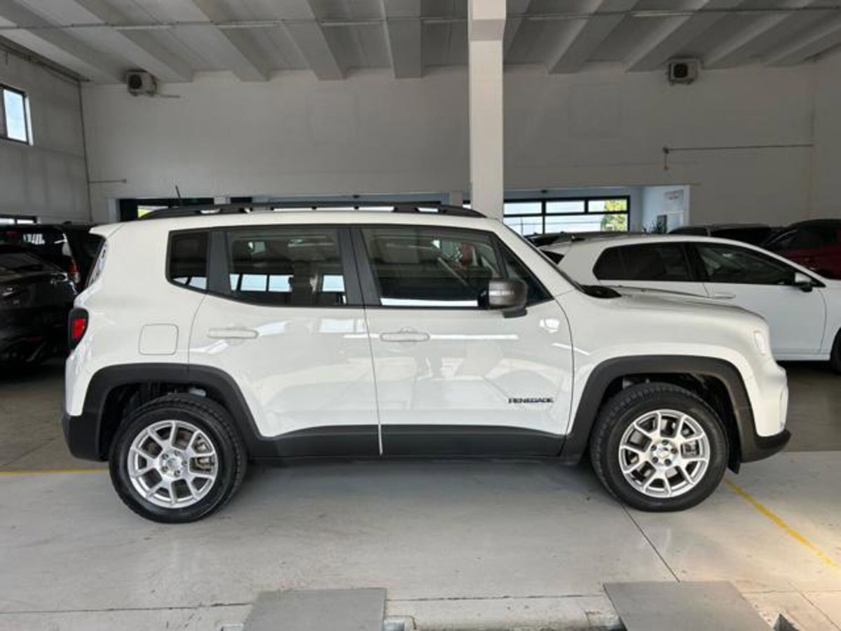 Jeep Renegade 1.3 T4 190CV PHEV 4xe AT6 Limited (4)
