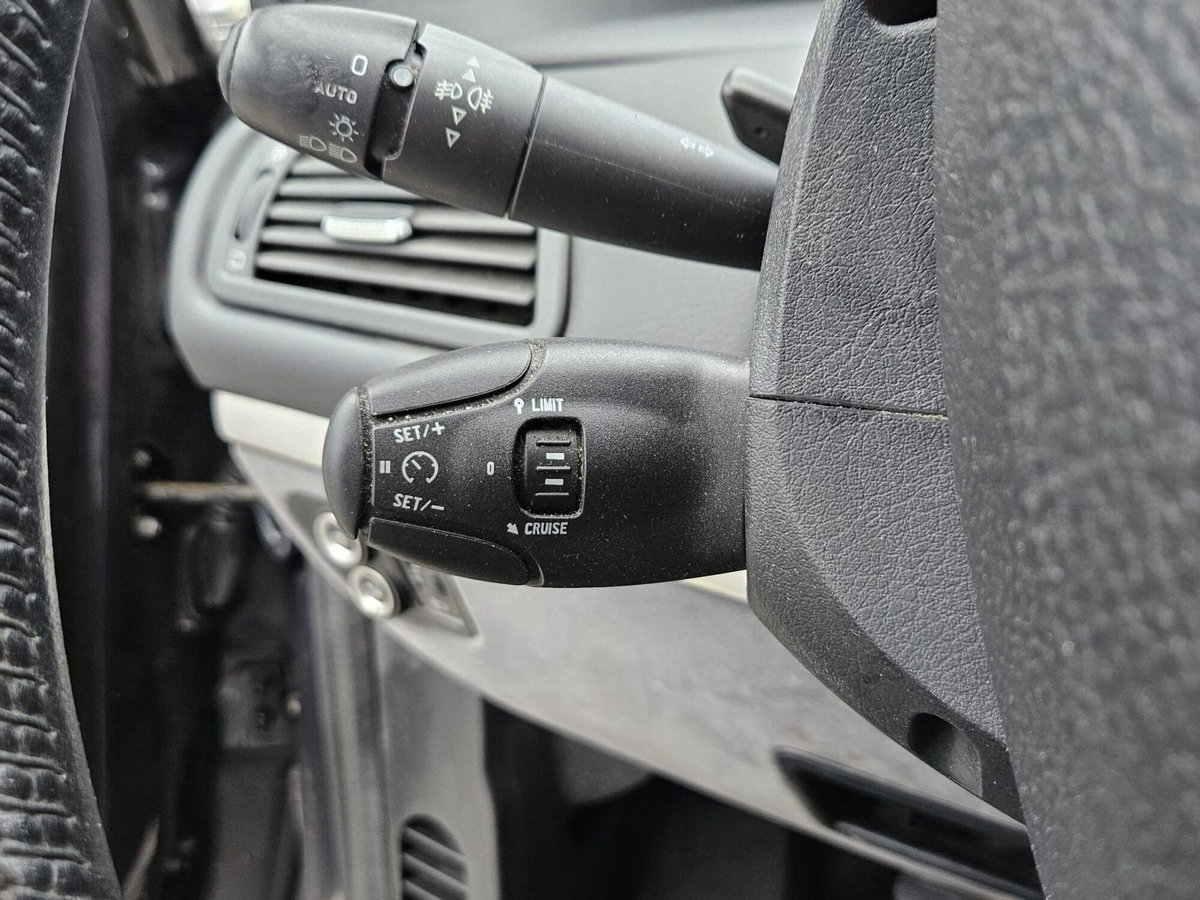 Peugeot 807 HDi 136CV ST (15)