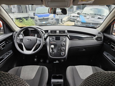 Mahindra KUV100 KUV100 1.2 VVT K8 (7)