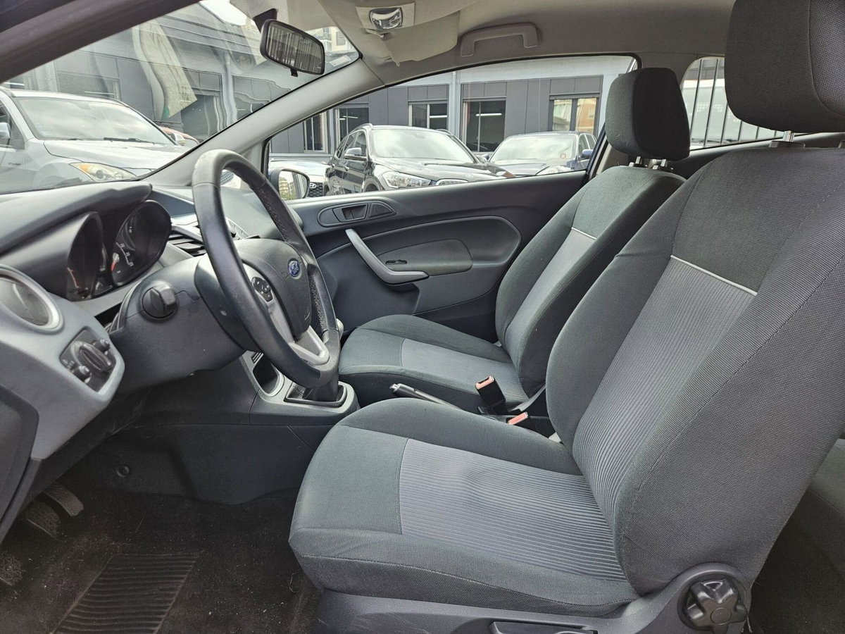 Ford Fiesta 1.4 3 porte Bz.- GPL Titanium (7)