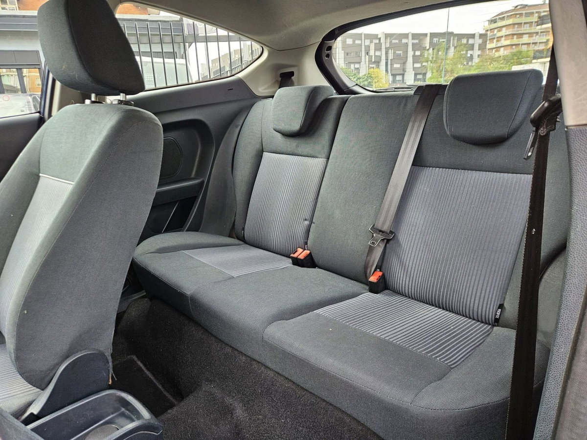 Ford Fiesta 1.4 3 porte Bz.- GPL Titanium (8)