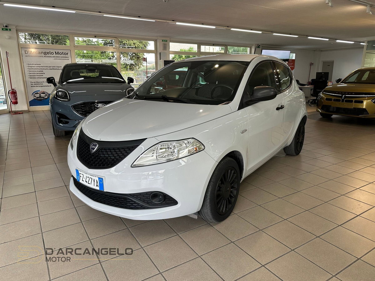 Lancia Ypsilon 1.2 69 CV 5 porte GPL Ecochic Silver
