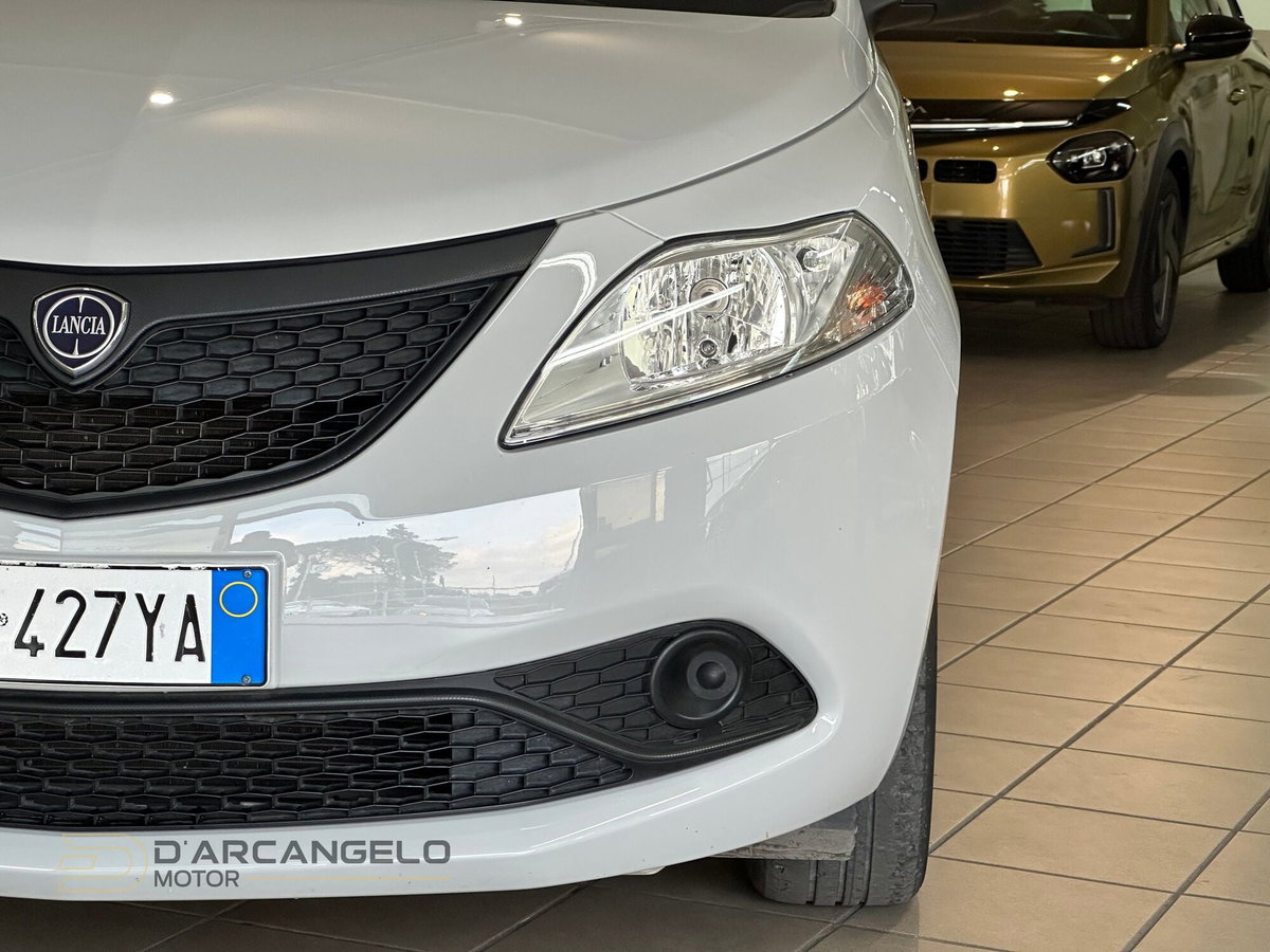Lancia Ypsilon 1.2 69 CV 5 porte GPL Ecochic Silver (11)