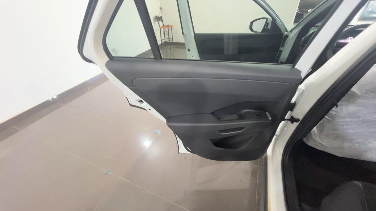 Volkswagen T-Roc 1.5 etsi R-Line 150cv dsg (9)